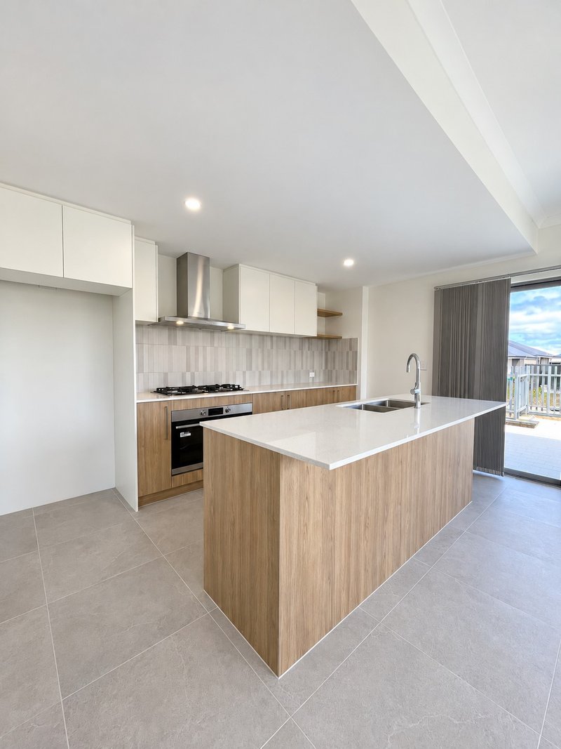 Photo - 49 Alabaster Approach, Jindalee WA 6036 - Image 3