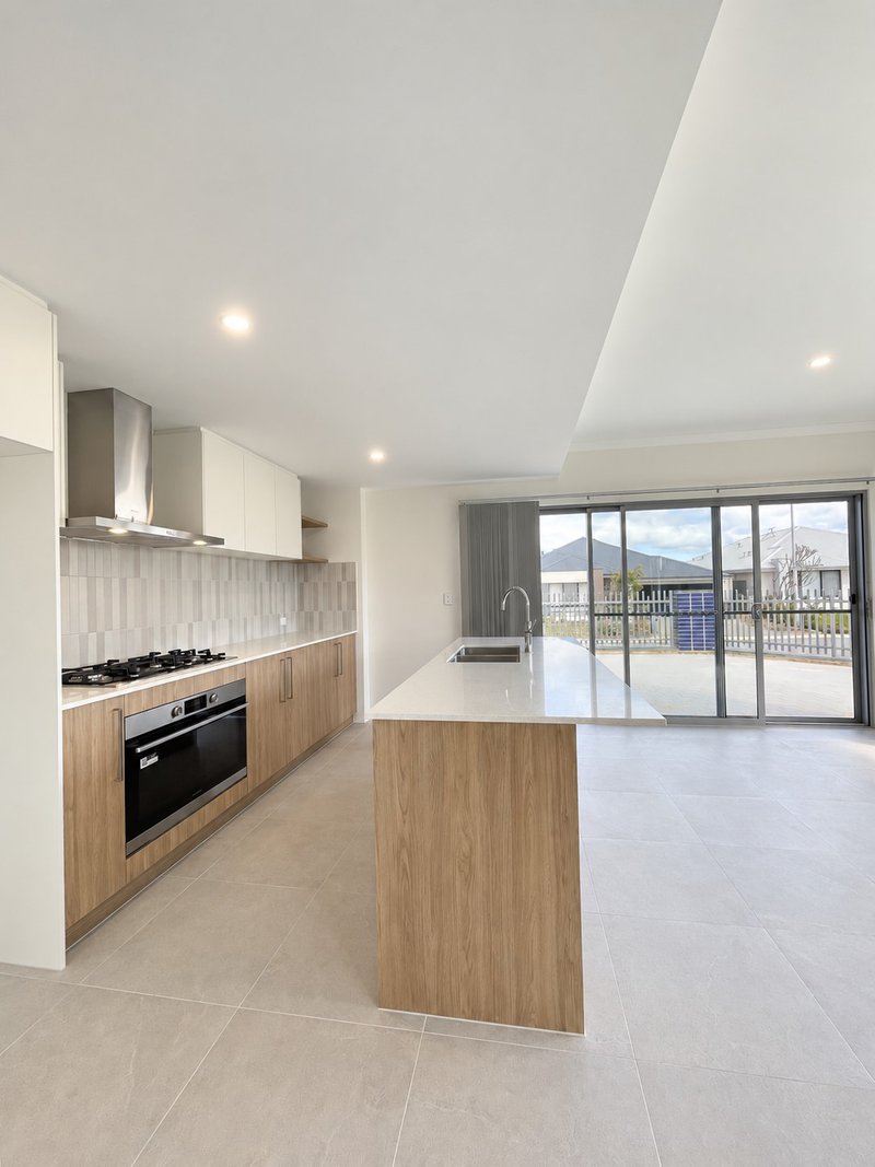 Photo - 49 Alabaster Approach, Jindalee WA 6036 - Image 6