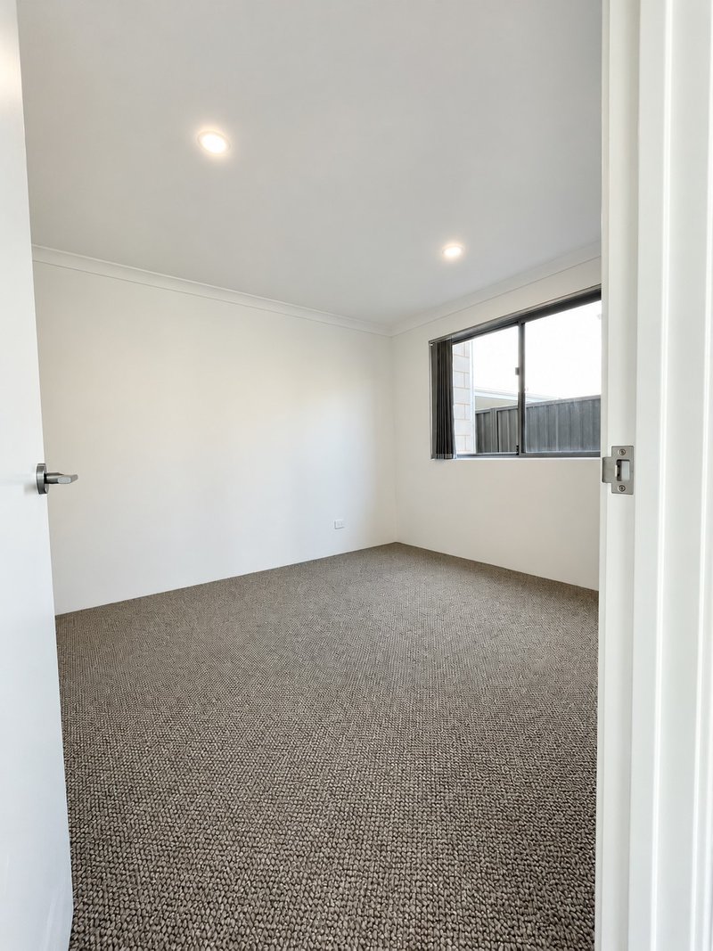 Photo - 49 Alabaster Approach, Jindalee WA 6036 - Image 18