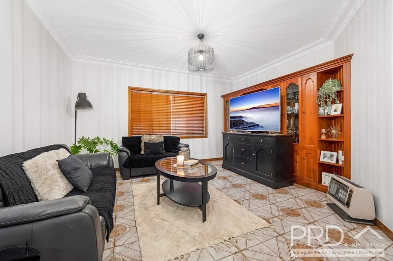 Photo - 49 Allambee Crescent, Beverly Hills NSW 2209 - Image 3