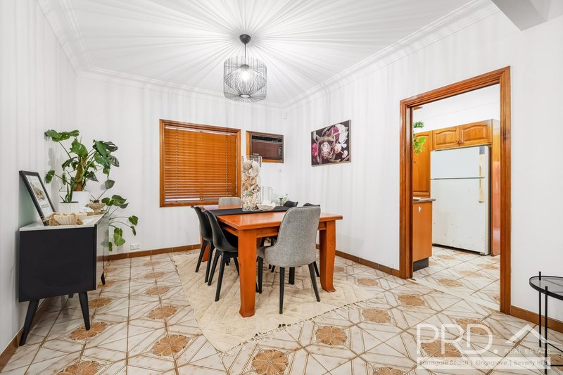 Photo - 49 Allambee Crescent, Beverly Hills NSW 2209 - Image 5