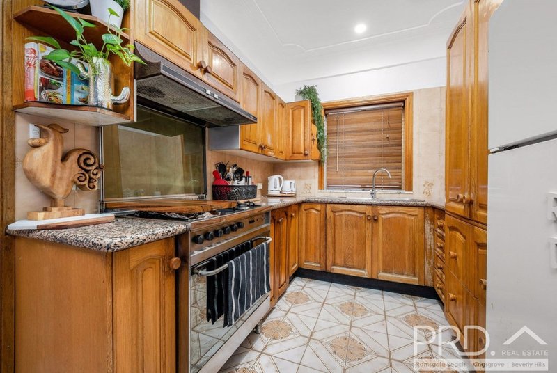 Photo - 49 Allambee Crescent, Beverly Hills NSW 2209 - Image 4