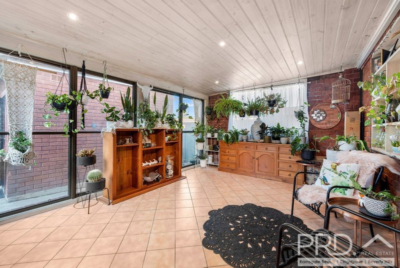 Photo - 49 Allambee Crescent, Beverly Hills NSW 2209 - Image 9