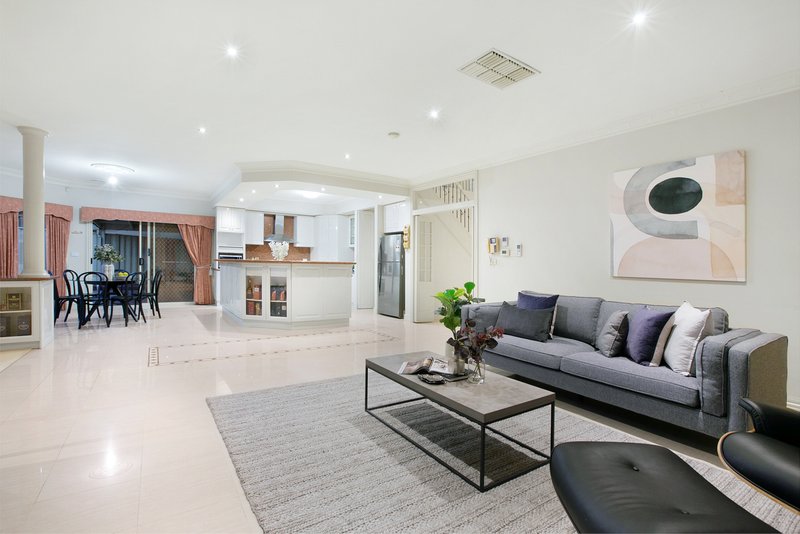 Photo - 49 Ancona Drive, Mill Park VIC 3082 - Image 6