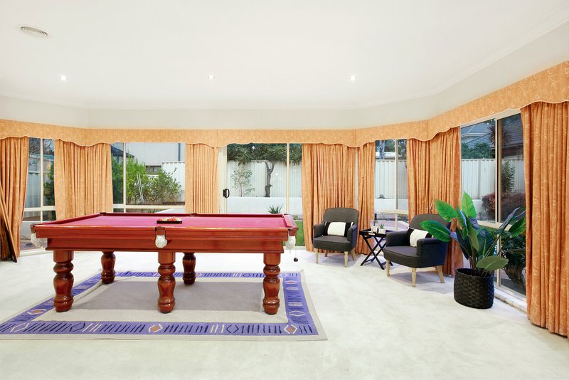 Photo - 49 Ancona Drive, Mill Park VIC 3082 - Image 10