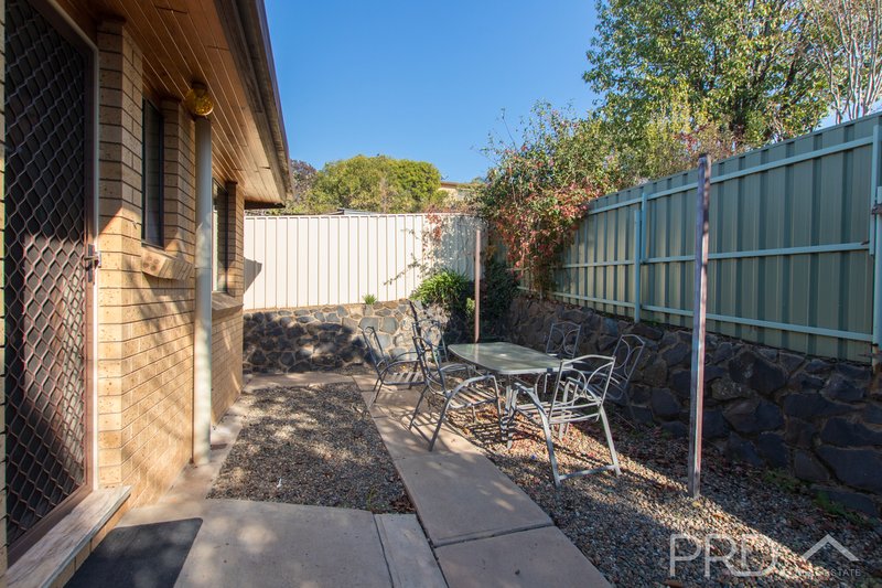 Photo - 4/9 Anderson Place, Tumut NSW 2720 - Image 2