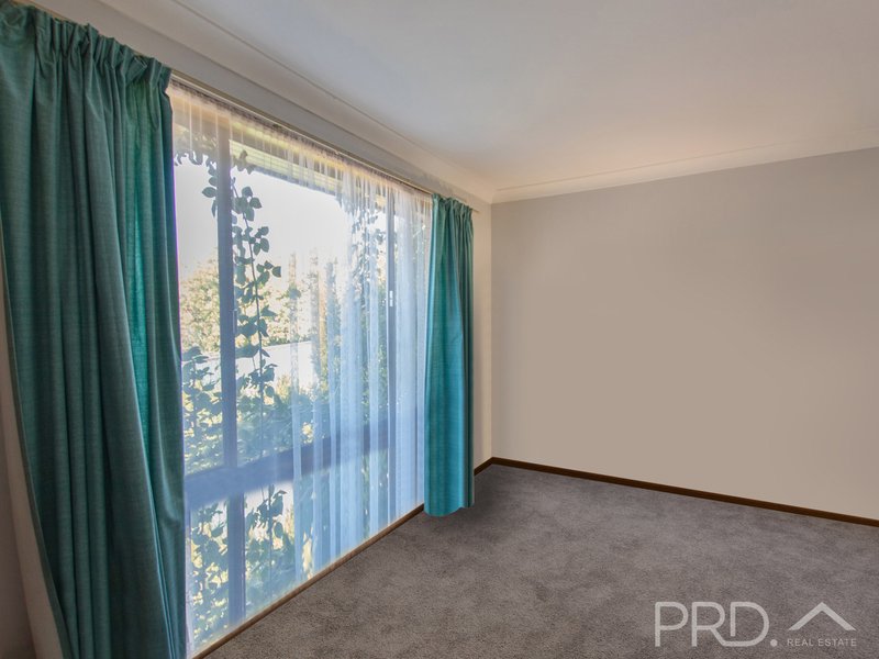 Photo - 4/9 Anderson Place, Tumut NSW 2720 - Image 3