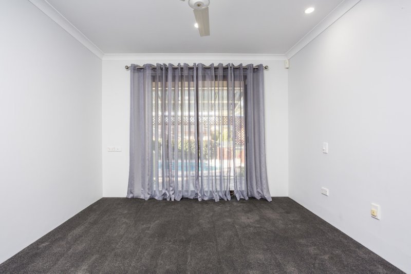 Photo - 49 Anglesey Dr , Kardinya WA 6163 - Image 11