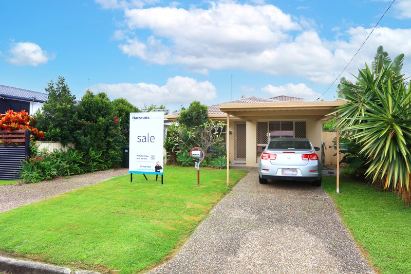 Photo - 49 Annerley Avenue, Runaway Bay QLD 4216 - Image 11