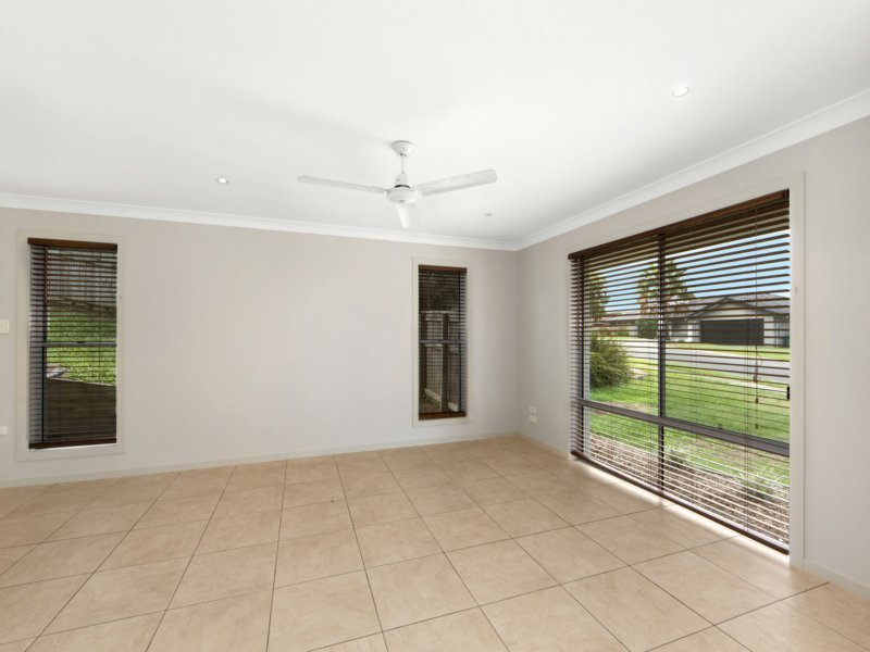 Photo - 49 Antonson Crescent, Mudgeeraba QLD 4213 - Image 8