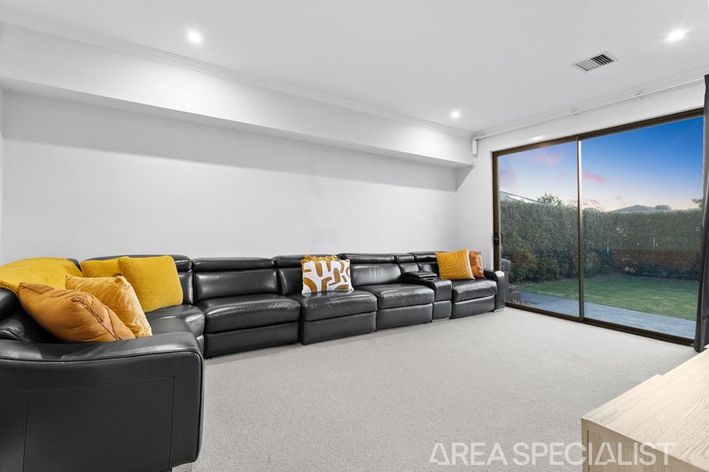 Photo - 49 Asteria Crescent, Cranbourne West VIC 3977 - Image 14