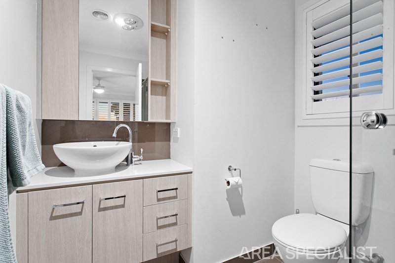 Photo - 49 Asteria Crescent, Cranbourne West VIC 3977 - Image 27