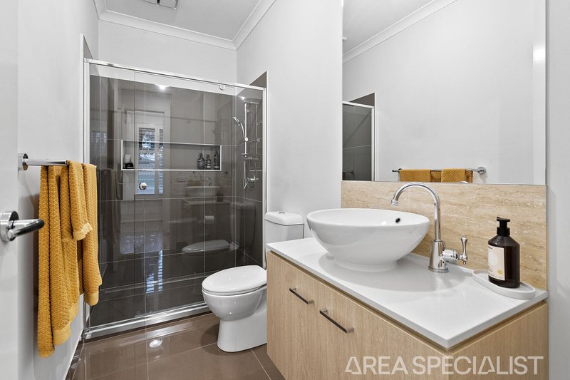 Photo - 49 Asteria Crescent, Cranbourne West VIC 3977 - Image 28