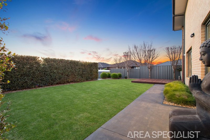 Photo - 49 Asteria Crescent, Cranbourne West VIC 3977 - Image 32