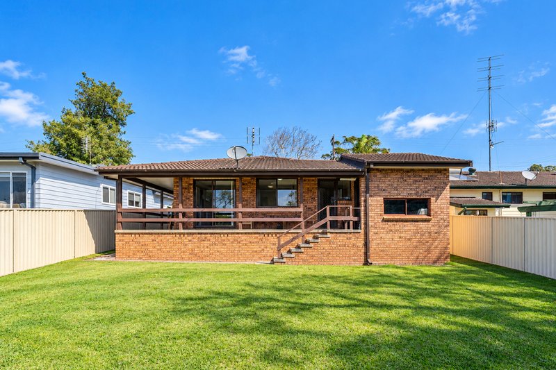 Photo - 49 Audie Parade, Berkeley Vale NSW 2261 - Image 10