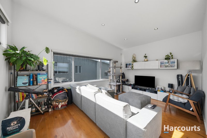Photo - 4/9 Austin Crescent, Pascoe Vale VIC 3044 - Image 3