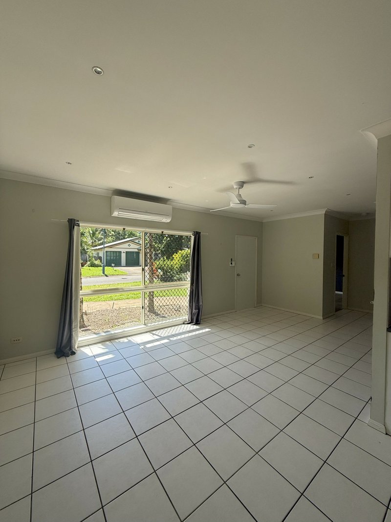 Photo - 49 Banning Avenue, Brinsmead QLD 4870 - Image 3