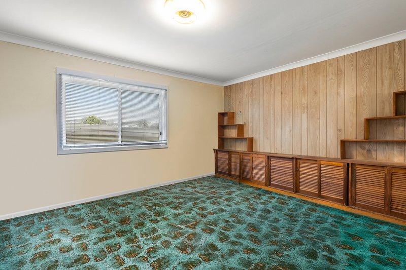 Photo - 49 Barina Avenue, Lake Heights NSW 2502 - Image 4