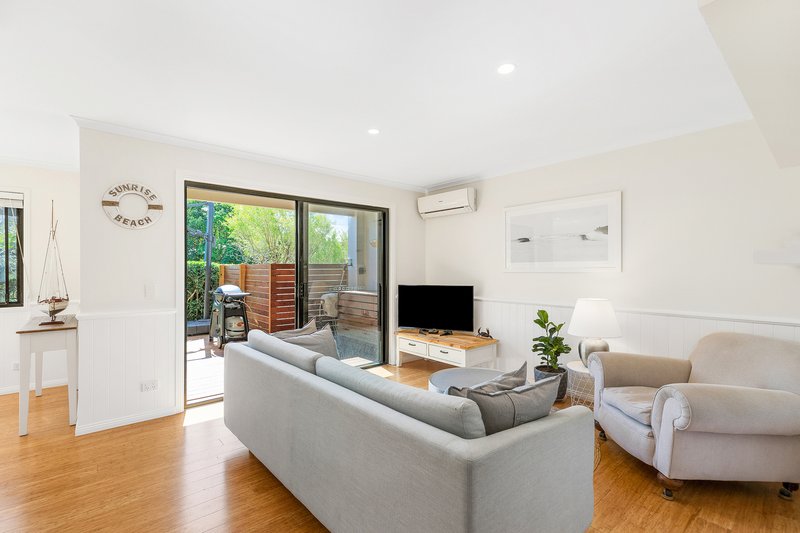 Photo - 4/9 Beacon Court, Sunrise Beach QLD 4567 - Image 3