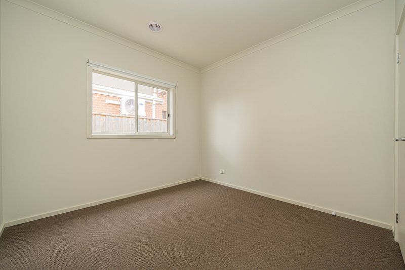 Photo - 49 Belcam Circuit, Clyde North VIC 3978 - Image 7