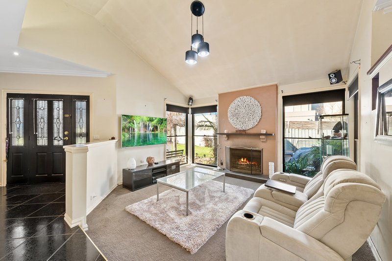 Photo - 49 Bellevue Boulevard, Hillside VIC 3037 - Image 2