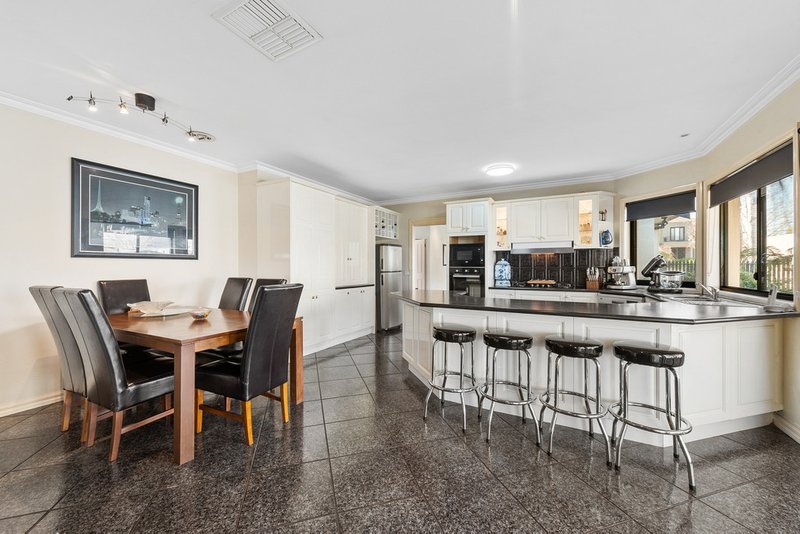 Photo - 49 Bellevue Boulevard, Hillside VIC 3037 - Image 3