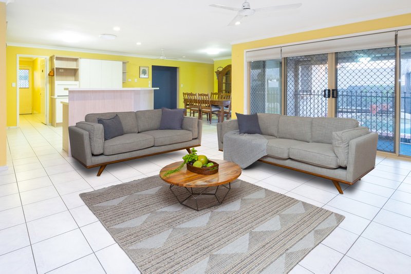 Photo - 49 Blue Grass Crescent, Eight Mile Plains QLD 4113 - Image 5