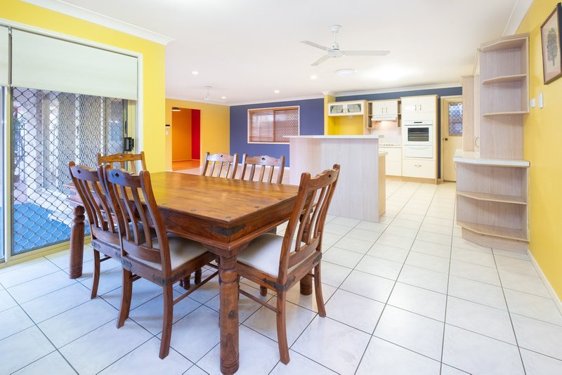 Photo - 49 Blue Grass Crescent, Eight Mile Plains QLD 4113 - Image 8