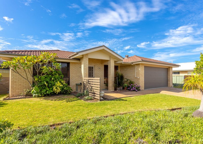 49 Bluehaven Drive, Old Bar NSW 2430