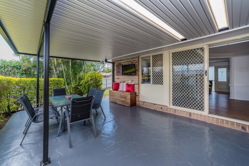 Photo - 49 Bottlebrush Drive, Regents Park QLD 4118 - Image 3