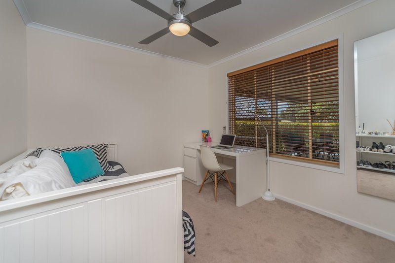 Photo - 49 Bottlebrush Drive, Regents Park QLD 4118 - Image 11