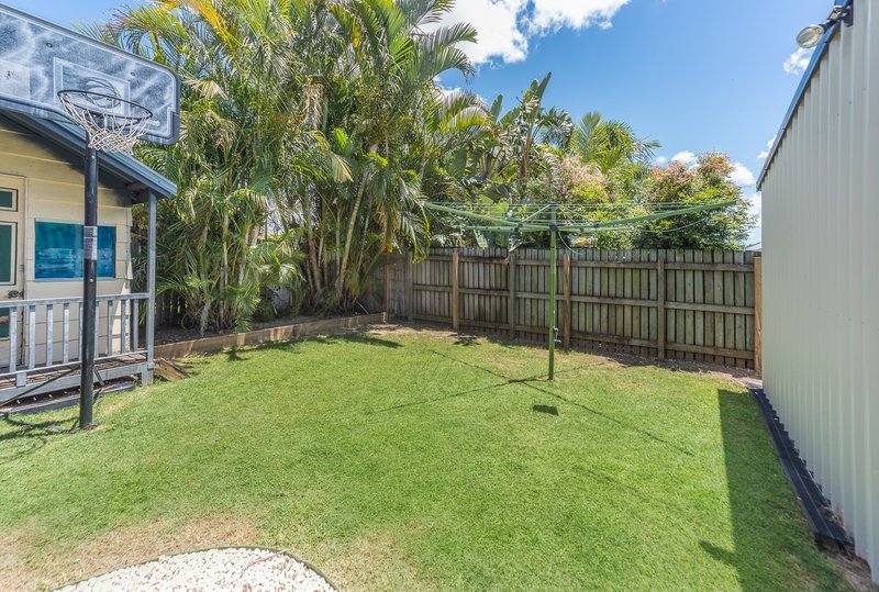 Photo - 49 Bottlebrush Drive, Regents Park QLD 4118 - Image 14