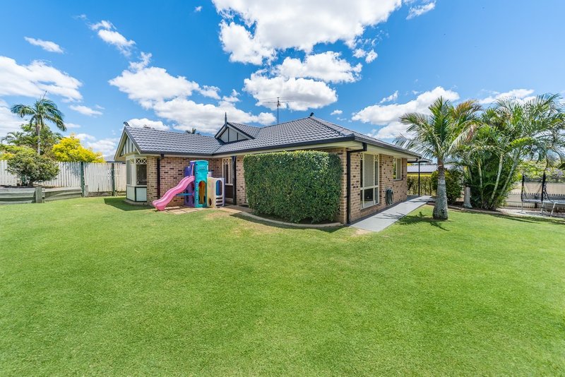 Photo - 49 Bottlebrush Drive, Regents Park QLD 4118 - Image 16