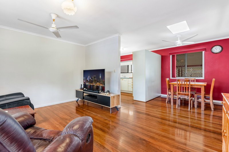 Photo - 49 Bramcote Street, Chermside West QLD 4032 - Image 2