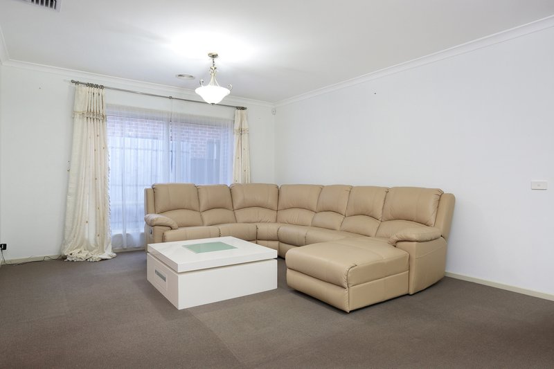 Photo - 49 Brownlow Drive, Point Cook VIC 3030 - Image 7