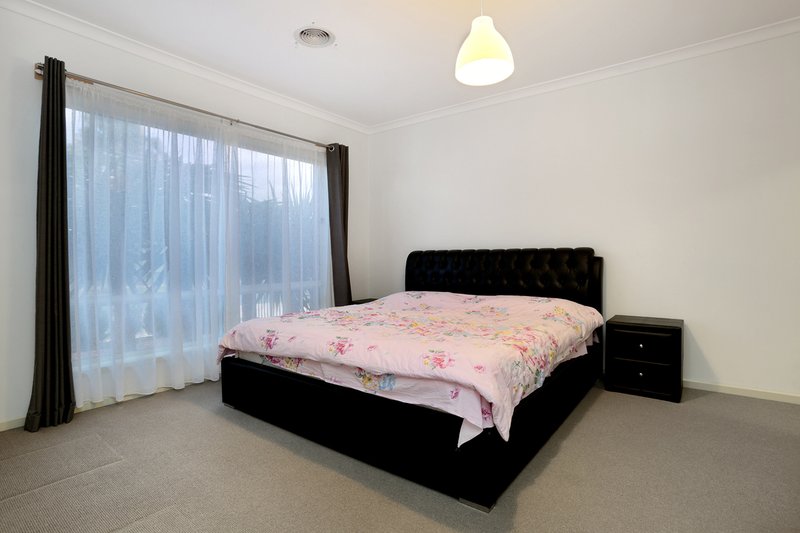 Photo - 49 Brownlow Drive, Point Cook VIC 3030 - Image 11
