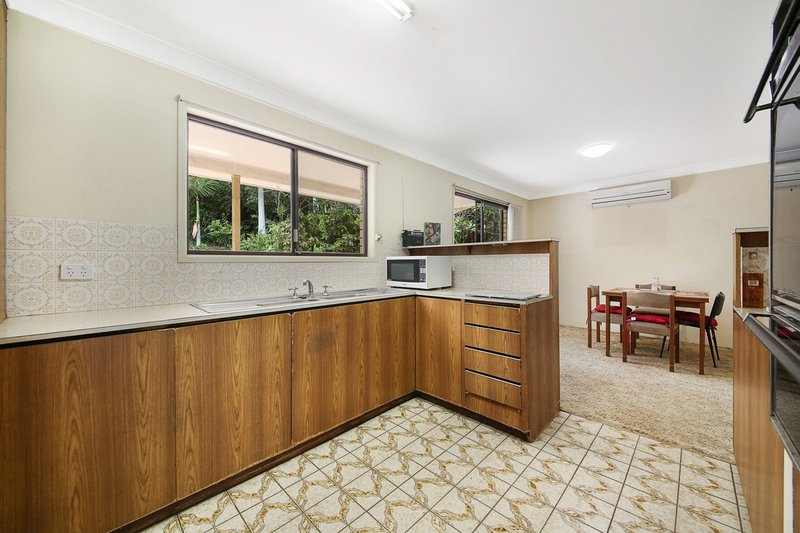 Photo - 49 Bunyip Street, Burleigh Heads QLD 4220 - Image 4