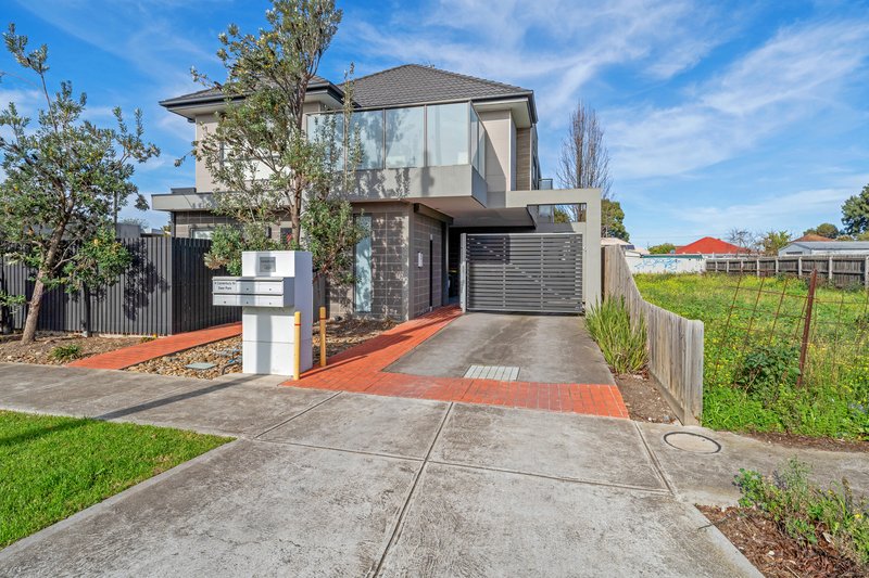 Photo - 4/9 Canterbury Street, Deer Park VIC 3023 - Image 2