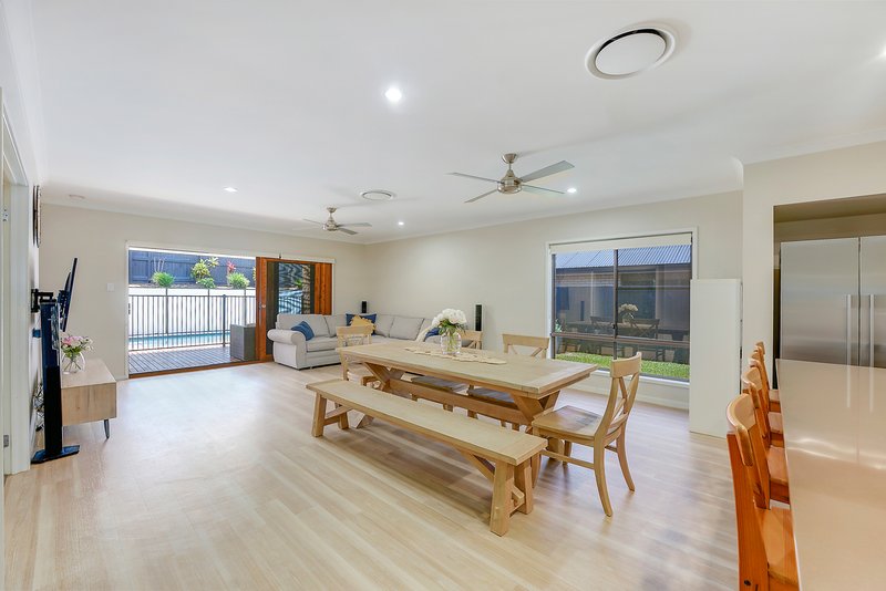 Photo - 49 Capricorn Circuit, North Lakes QLD 4509 - Image 6