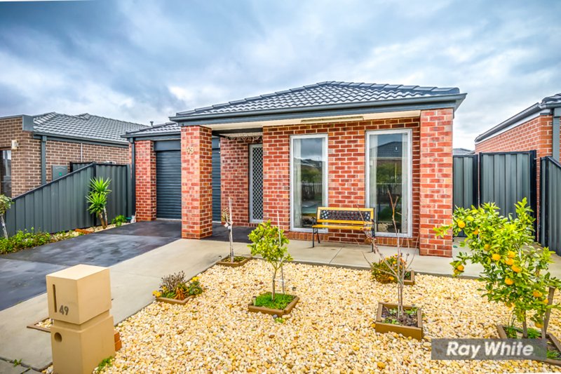 Photo - 49 Chantelle Parade, Tarneit VIC 3029 - Image 2