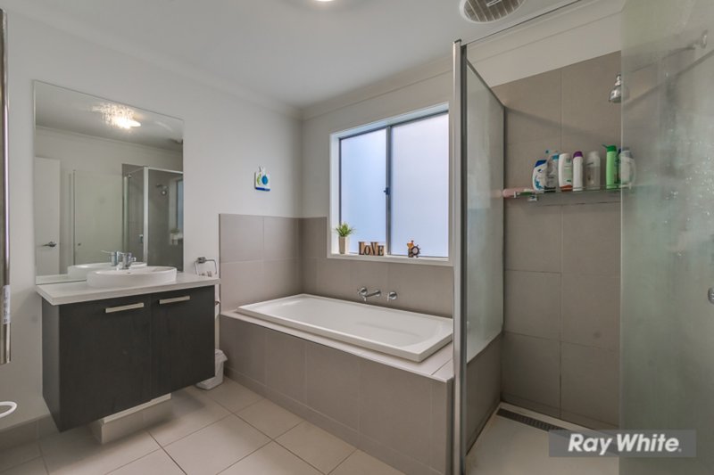 Photo - 49 Chantelle Parade, Tarneit VIC 3029 - Image 6