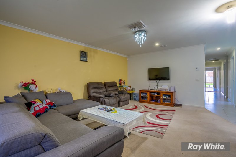 Photo - 49 Chantelle Parade, Tarneit VIC 3029 - Image 8