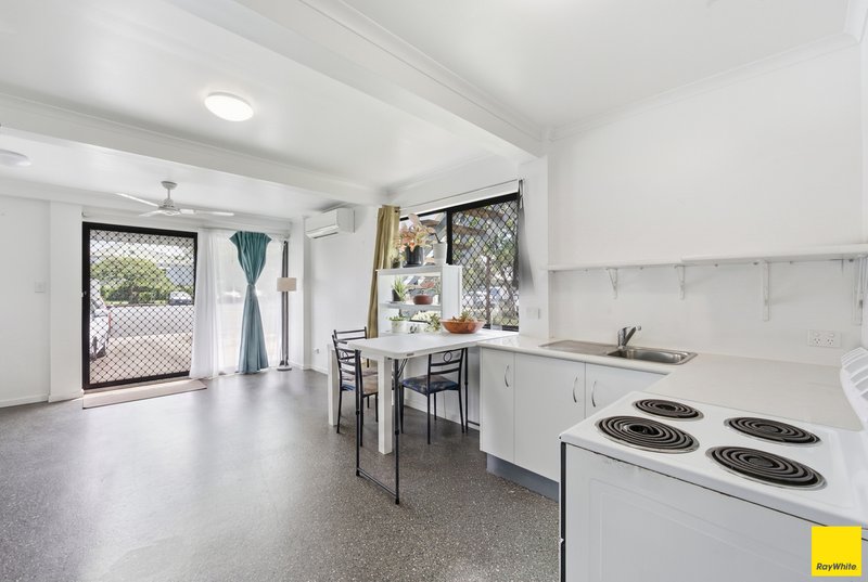 Photo - 49 Charles Street, Parramatta Park QLD 4870 - Image 12