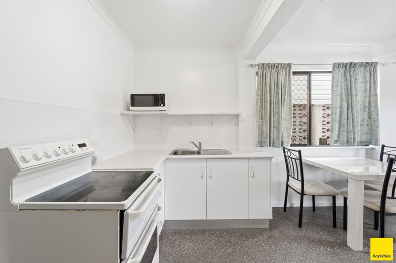 Photo - 49 Charles Street, Parramatta Park QLD 4870 - Image 16