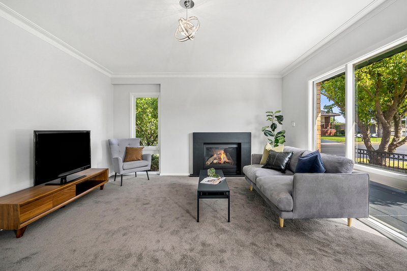 Photo - 49 Chaucer Street, Hamlyn Heights VIC 3215 - Image 6