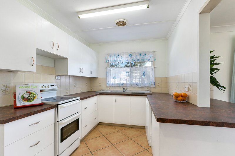 Photo - 49 Claymeade Street, Wynnum QLD 4178 - Image 2