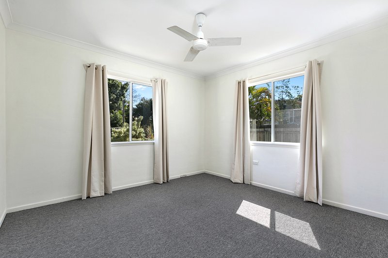 Photo - 49 Claymeade Street, Wynnum QLD 4178 - Image 7