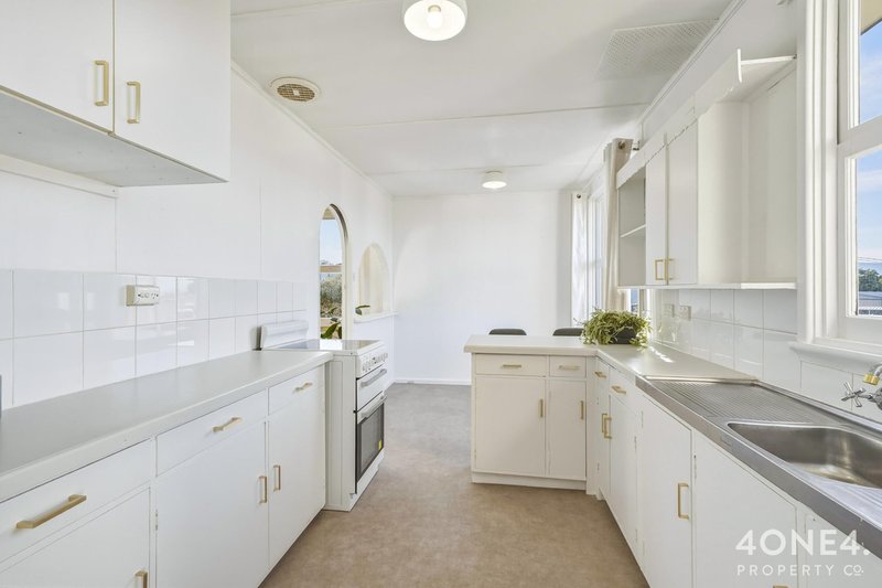Photo - 49 Cleburne Street, Claremont TAS 7011 - Image 11