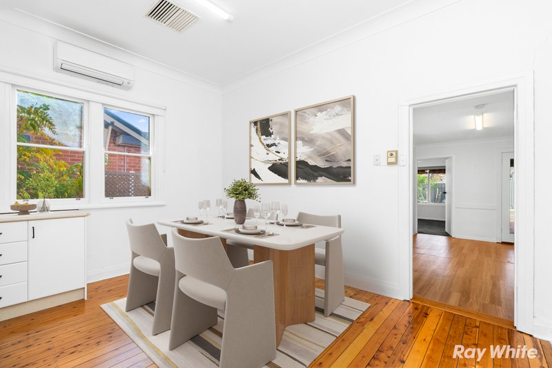 Photo - 49 Collins Street, Turvey Park NSW 2650 - Image 4