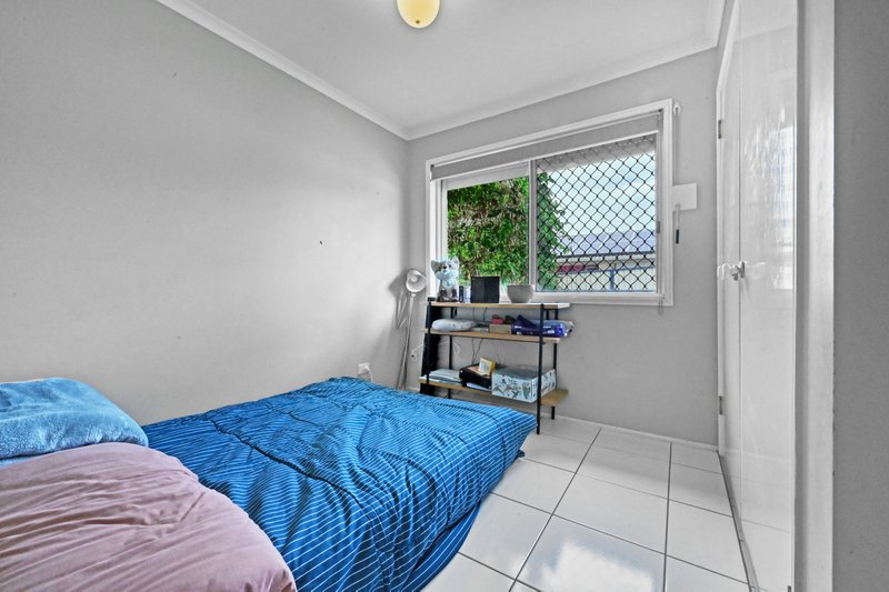 Photo - 49 Copperfield Drive, Eagleby QLD 4207 - Image 10